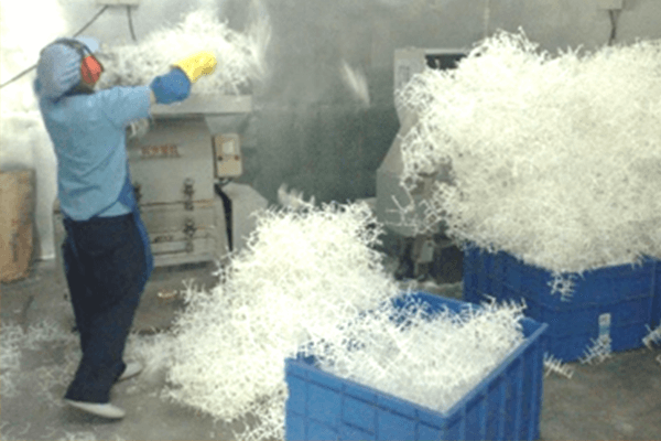 廃棄プラスチックを93%削減