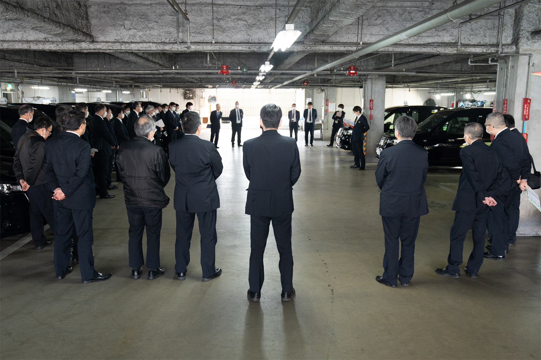 国際ハイヤー株式会社の社員の集合写真