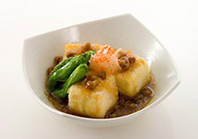 揚げ出し豆腐のなめこあんかけ