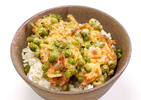 グリーンピースと桜えびのかき揚げご飯