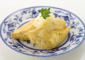 新じゃがいもとりんごのオムレツ