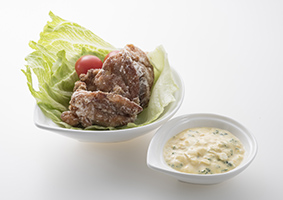 揚げ鶏肉のタルタルソース